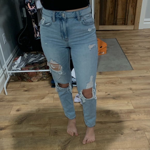 tomgirl vs mom jeans